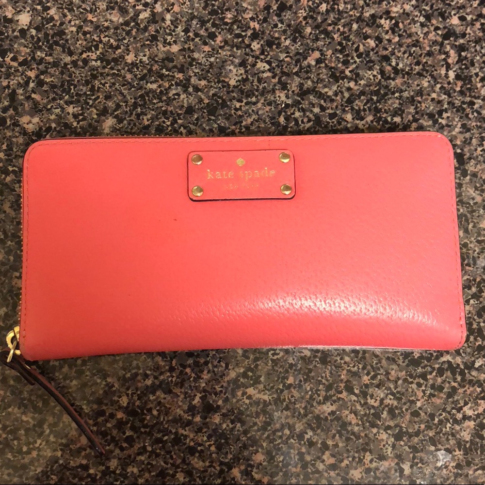Extremely Well Loved Kate Spade Lacey Wallet ❤️